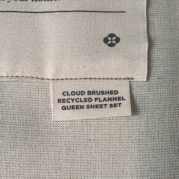 Coyuchi Cloud Brushed Recycled Flannel Queen SheetSet Juniper Herringbone Stripe - Picture 6 of 6